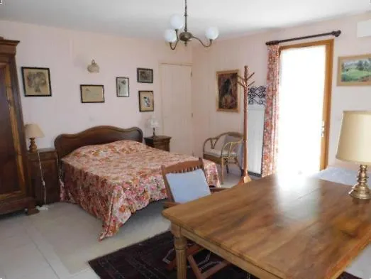Hotel Les Cigales Montélier Pensjonat
